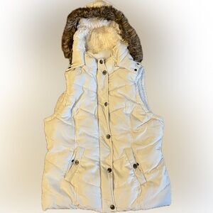 Green Tea Women’s Puffer Vest with Detachable Faux-Fur Hood & Fuzzy Lining